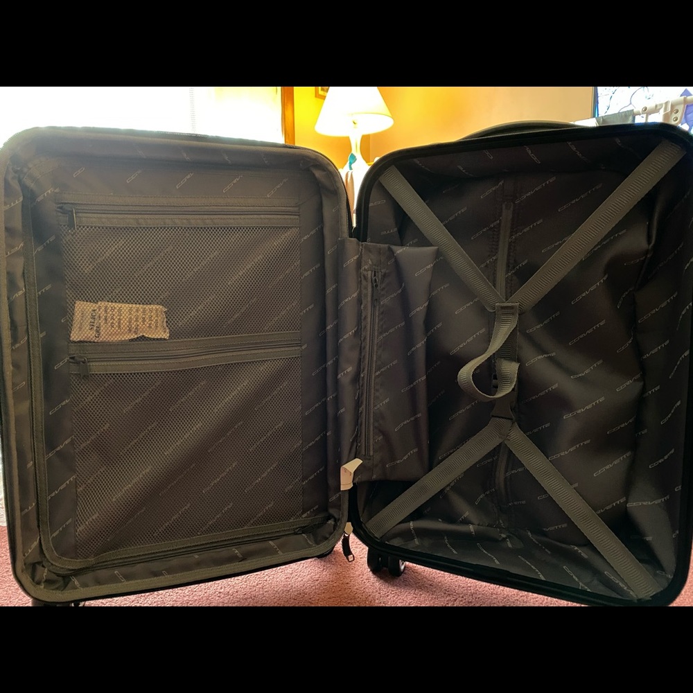 Corvette Suitcase - Picture 7 of 8